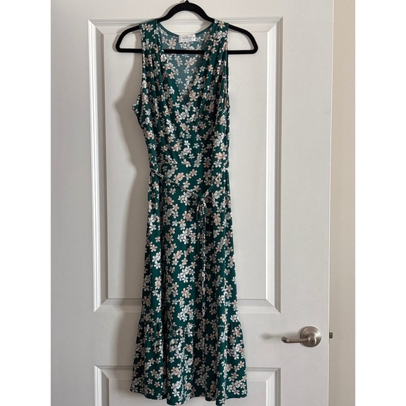 Kaileigh Dresses & Skirts - Kaileigh Green Floral Faux Wrap Midi Dress Sleeveless Ruffle Hem Size M